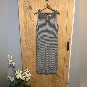 Old Navy Gray Striped Midi Dress